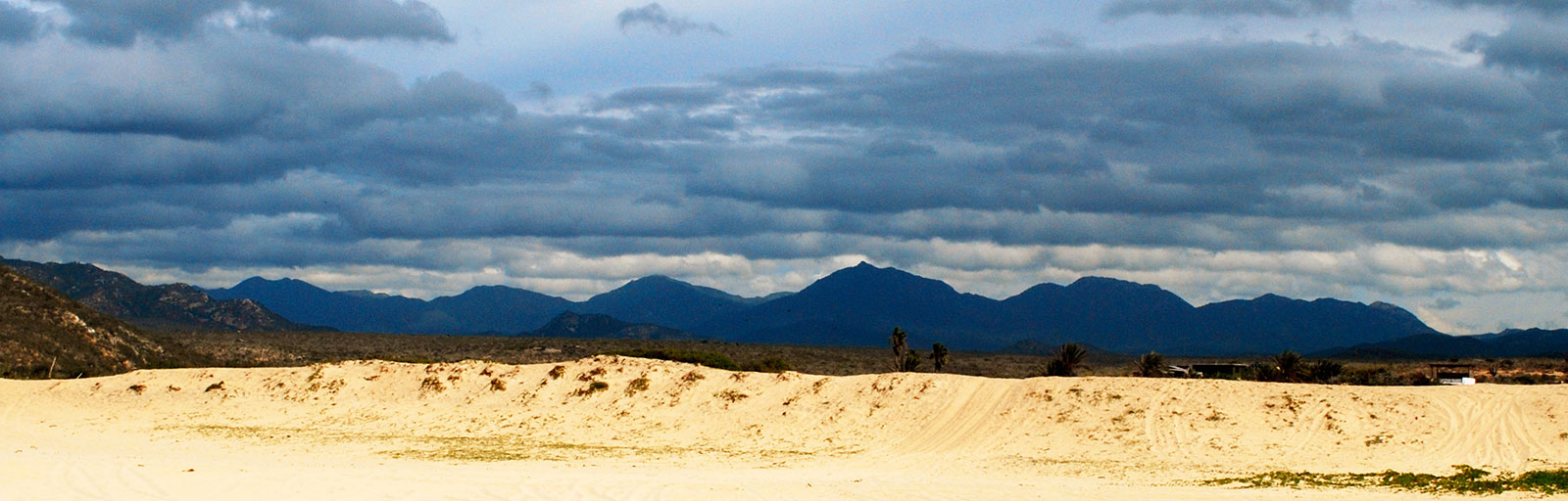 Hiking & Yoga Retreat in Mexico: Beach Dune and Mountains