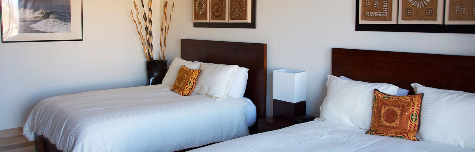 Mexico Yoga Retreat Center: Queen Beds in Upstairs Guest Bedroom